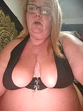 diosacurvy1984 online show from October 2025 08:30:01 PM