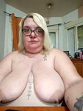 diosacurvy1984 online show from April 2026 07:22:01 AM