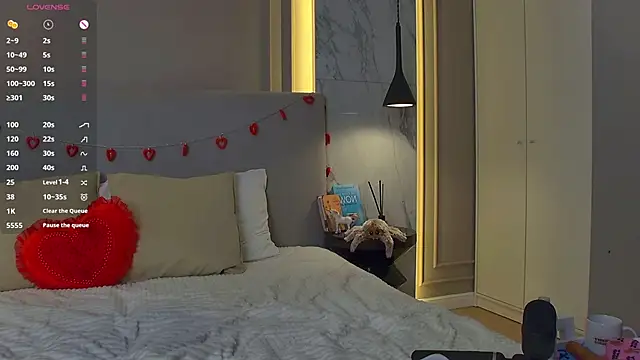 Snapshot of AmberShays chatting on February 2025 09:15:02 PM AmberShays online show from February 2025 09:15:02 PM