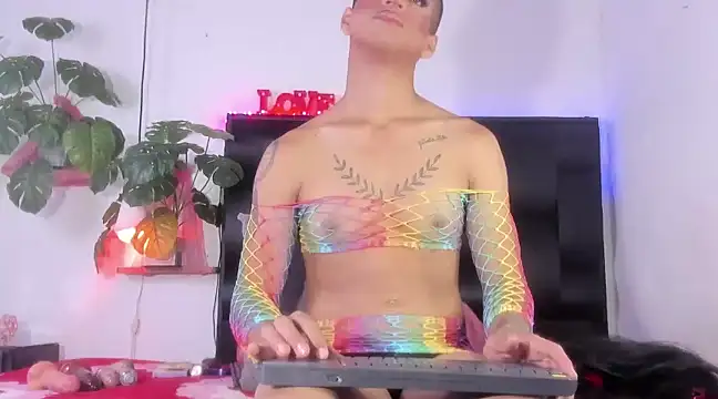 CarolayIndriago online show from March 2025 02:33:02 PM