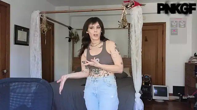 bunnierotten online show from January 2025 08:00:02 PM