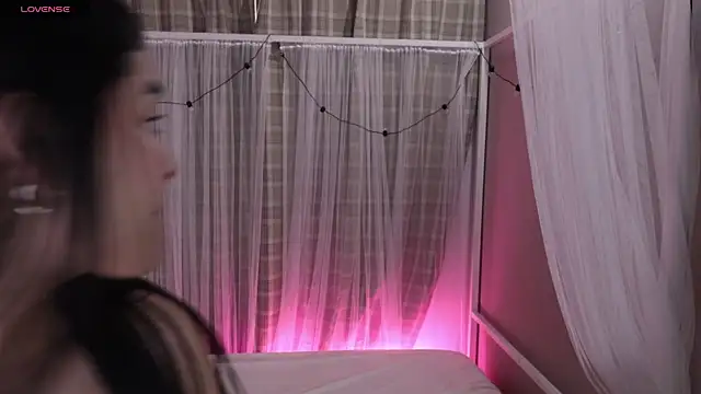 camilapersy online show from January 2026 12:43:01 PM