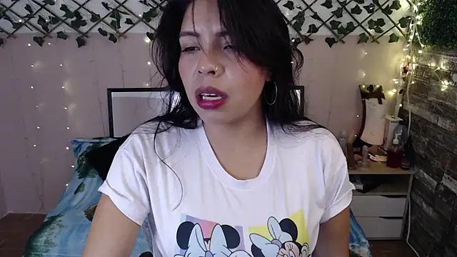 Snapshot of cute_bunny95 chatting on March 2025 01:08:01 PM cute bunny95 online show from March 2025 01:08:01 PM