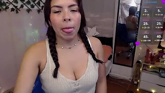 Snapshot of cute_bunny95 chatting on October 2025 11:52:02 AM cute bunny95 online show from October 2025 11:52:02 AM