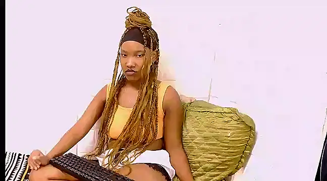 EroticSexyPrada online show from March 2025 08:00:01 PM