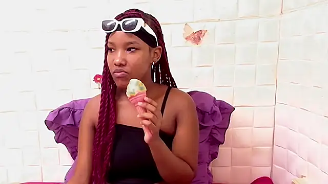 EroticSexyPrada online show from March 2026 05:52:01 PM