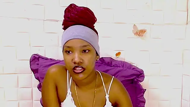 EroticSexyPrada online show from April 2026 06:05:02 PM