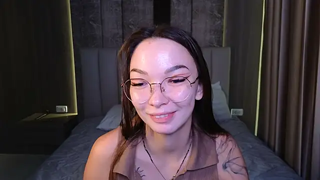 Snapshot of SusannJohnson chatting on April 2026 12:30:02 AM SusannJohnson online show from April 2026 12:30:02 AM
