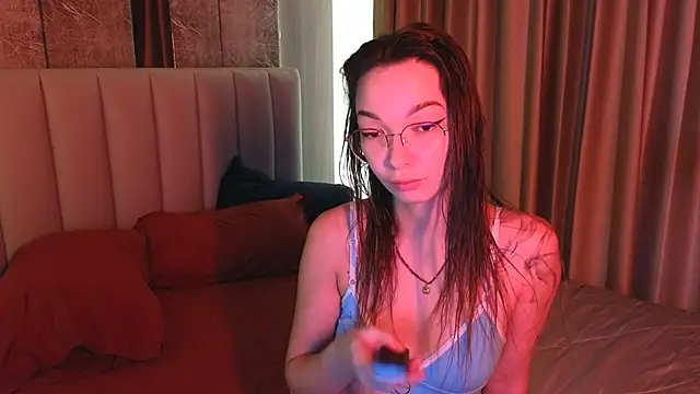 Snapshot of SusannJohnson chatting on May 2026 12:19:02 AM SusannJohnson online show from May 2026 12:19:02 AM
