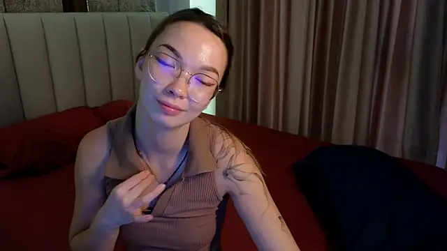 Snapshot of SusannJohnson chatting on May 2026 10:50:03 PM SusannJohnson online show from May 2026 10:50:03 PM