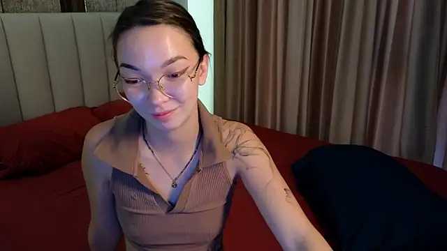 Snapshot of SusannJohnson chatting on May 2026 11:12:03 PM SusannJohnson online show from May 2026 11:12:03 PM