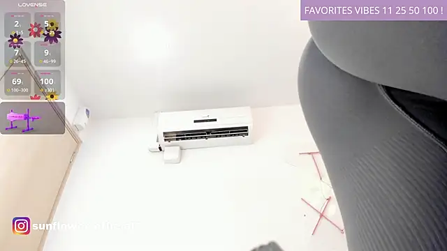 Snapshot of LissMonroe chatting on January 2025 10:45:01 AM LissMonroe online show from January 2025 10:45:01 AM