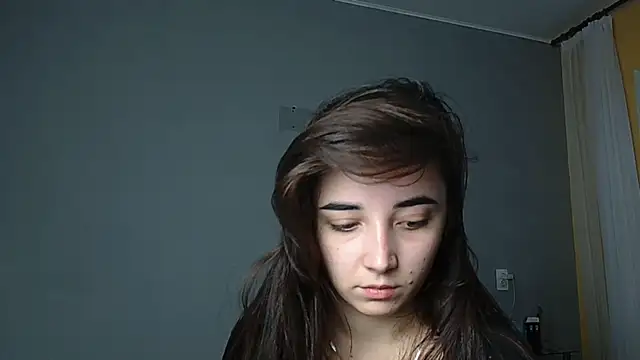 Eva Gloryy online show from November 2025 01:07:02 PM