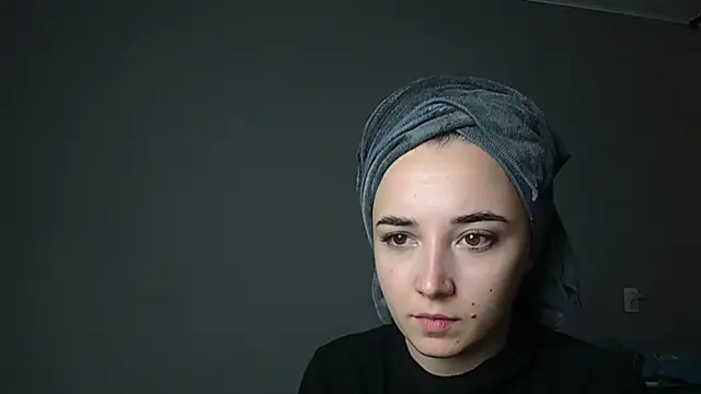 Eva Gloryy online show from November 2025 12:08:02 PM