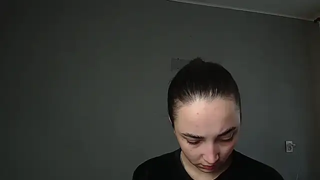 Eva Gloryy online show from April 2026 06:49:02 AM