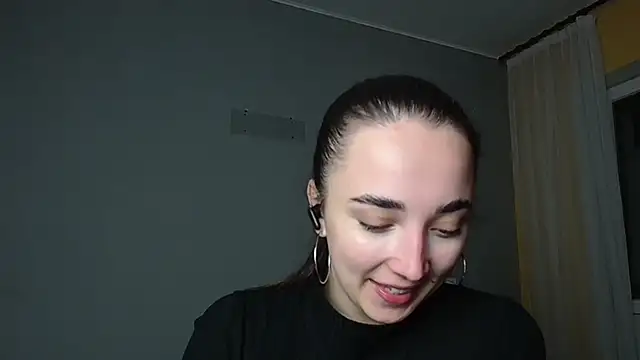 Eva Gloryy online show from April 2026 07:41:01 PM