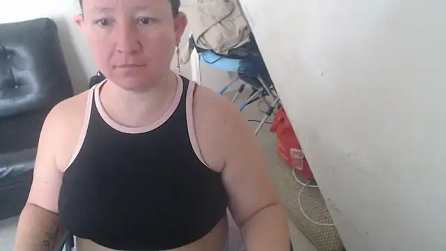 Yohis Kiut25 online show from November 2025 06:50:01 PM