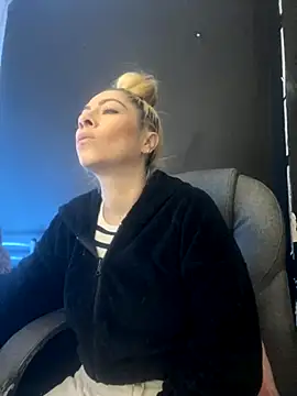 viktoria davis  online show from November 2025 11:07:02 PM