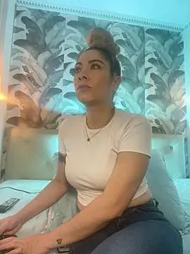 viktoria davis  online show from April 2026 10:15:01 PM