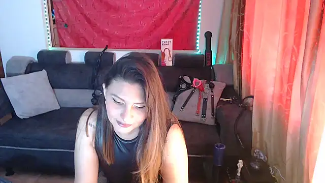 sachaclinford online show from October 2025 06:28:02 PM