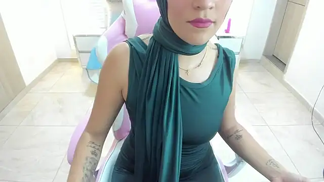 Snapshot of Zulema_hamdi chatting on January 2025 07:26:02 PM Zulema hamdi online show from January 2025 07:26:02 PM