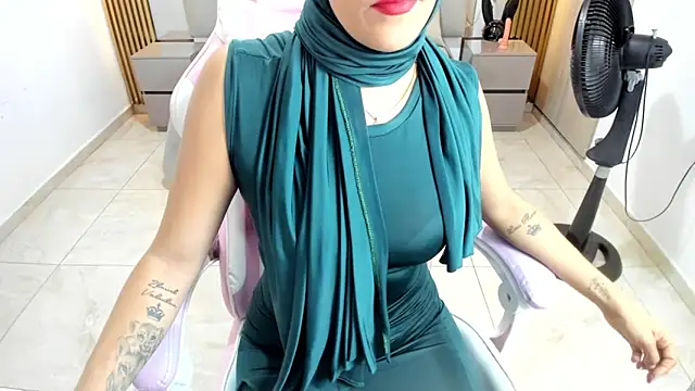 Snapshot of Zulema_hamdi chatting on February 2025 12:11:02 PM Zulema hamdi online show from February 2025 12:11:02 PM