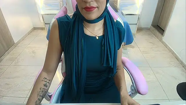 Snapshot of Zulema_hamdi chatting on February 2025 07:22:02 PM Zulema hamdi online show from February 2025 07:22:02 PM
