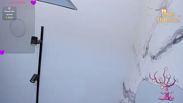 DalayMoore online show from October 2025 07:36:02 PM