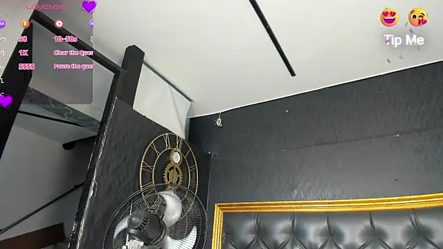 DalayMoore online show from December 2025 08:13:01 PM