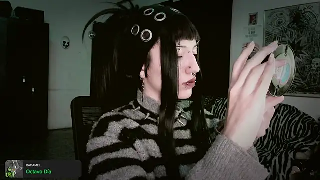 roxy toxic online show from April 2026 01:25:01 AM