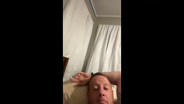 biggzee6 online show from April 2026 01:37:02 AM