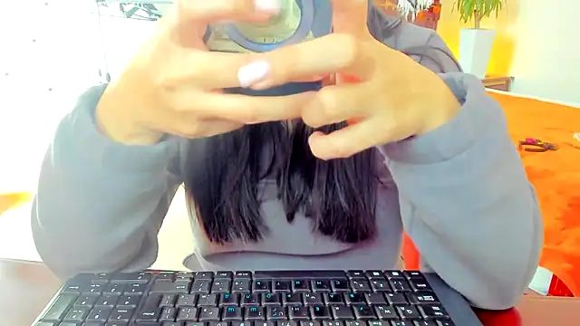 Tianiaa online show from October 2025 07:41:02 AM