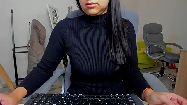 Tianiaa online show from December 2025 07:49:01 AM