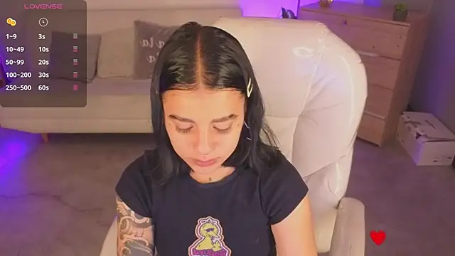 Nicole Foxx  online show from January 2026 07:17:01 PM