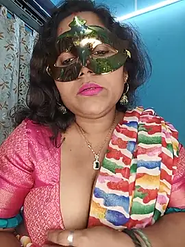 Snapshot of hevensex143 chatting on May 2026 07:53:01 PM hevensex143 online show from May 2026 07:53:01 PM