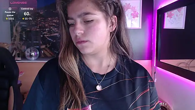 Kitten Cam online show from October 2025 09:26:01 AM