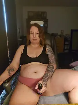 TattedMamaXOXO online show from July 2026 07:21:01 PM