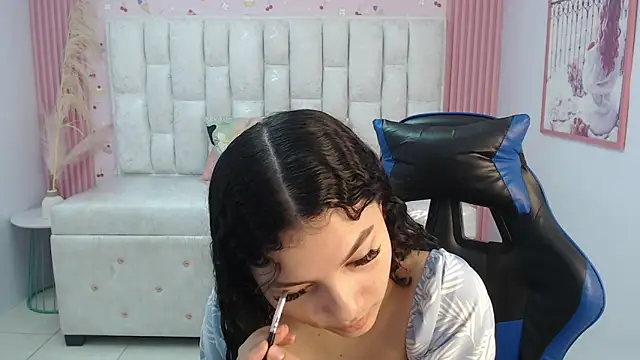 shalon diaz s online show from October 2025 01:42:02 PM