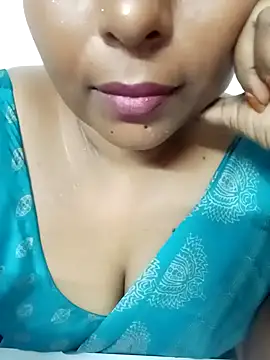 Snapshot of Tamil_queen1 chatting on January 2025 10:26:01 PM Tamil queen1 online show from January 2025 10:26:01 PM