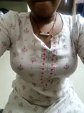 Snapshot of Tamil_queen1 chatting on January 2026 07:39:01 PM Tamil queen1 online show from January 2026 07:39:01 PM