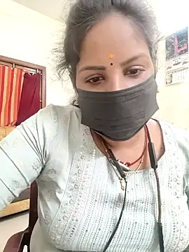 Snapshot of Tamil_queen1 chatting on January 2026 06:57:01 PM Tamil queen1 online show from January 2026 06:57:01 PM