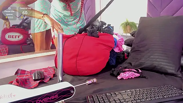 Liincostelloo online show from January 2026 12:42:01 PM