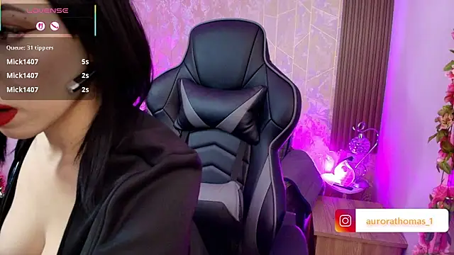 Aurora thomas  1 online show from October 2025 12:55:01 AM