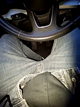 Snapshot of Nzino1983 chatting on April 2026 05:29:01 PM Nzino1983 online show from April 2026 05:29:01 PM