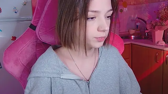 PamBeesly online show from April 2026 03:12:01 PM