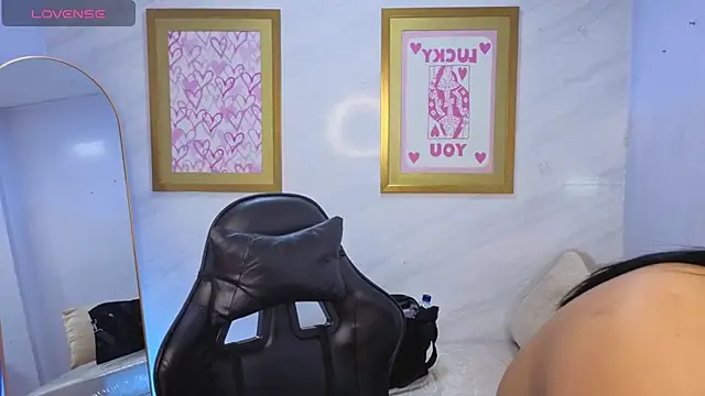 Paulette v online show from February 2026 01:04:01 PM