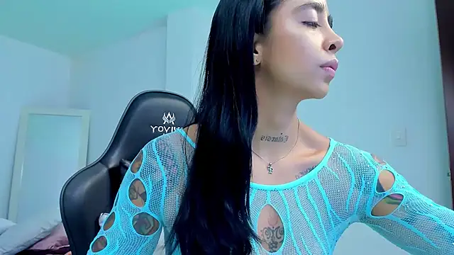Snapshot of sophierooy22 chatting on April 2026 02:30:01 PM sophierooy22 online show from April 2026 02:30:01 PM