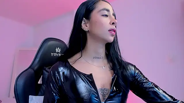 Snapshot of sophierooy22 chatting on May 2026 03:50:01 PM sophierooy22 online show from May 2026 03:50:01 PM