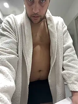 Snapshot of Greeneyes0820 chatting on January 2025 09:45:01 PM Greeneyes0820 online show from January 2025 09:45:01 PM