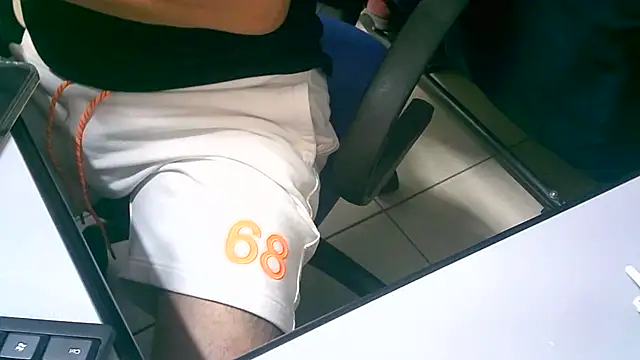 Snapshot of Greeneyes0820 chatting on September 2025 11:01:01 AM Greeneyes0820 online show from September 2025 11:01:01 AM